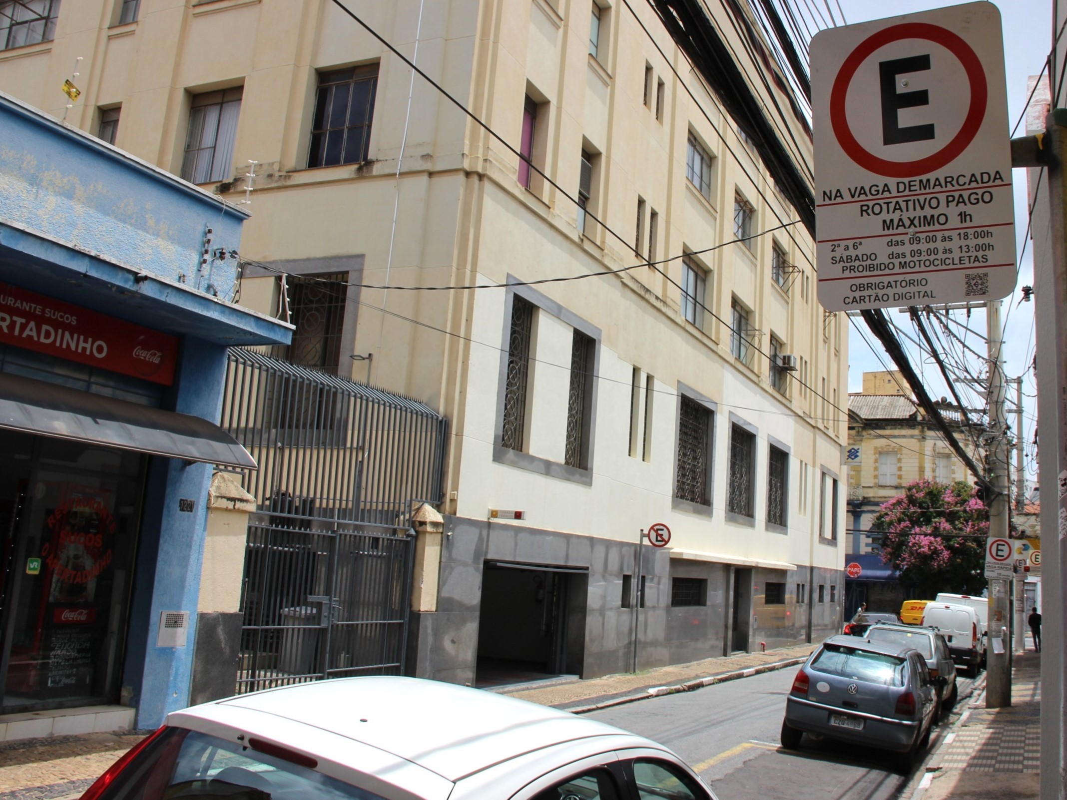 Pagamento por Pix pelo QR Code presente nas placas facilita utilização