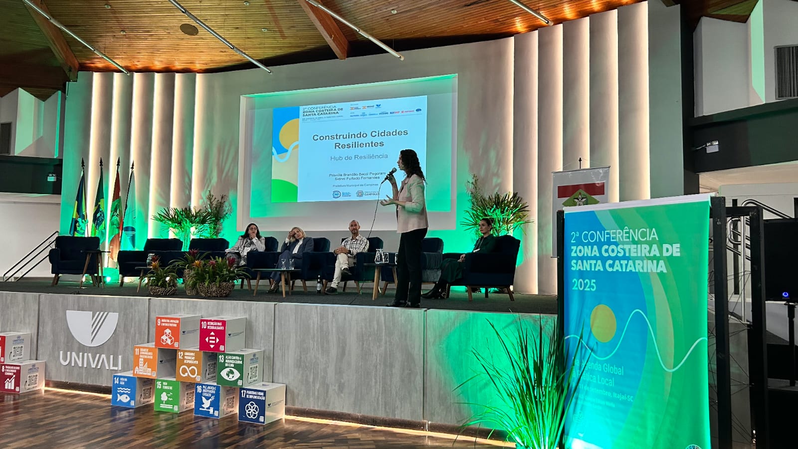 Campinas foi representada por Priscilla Pegoraro, do Centro de Resiliência e articuladora da Saúde: trocar experiências e inspirar cidades a construir sua resiliência