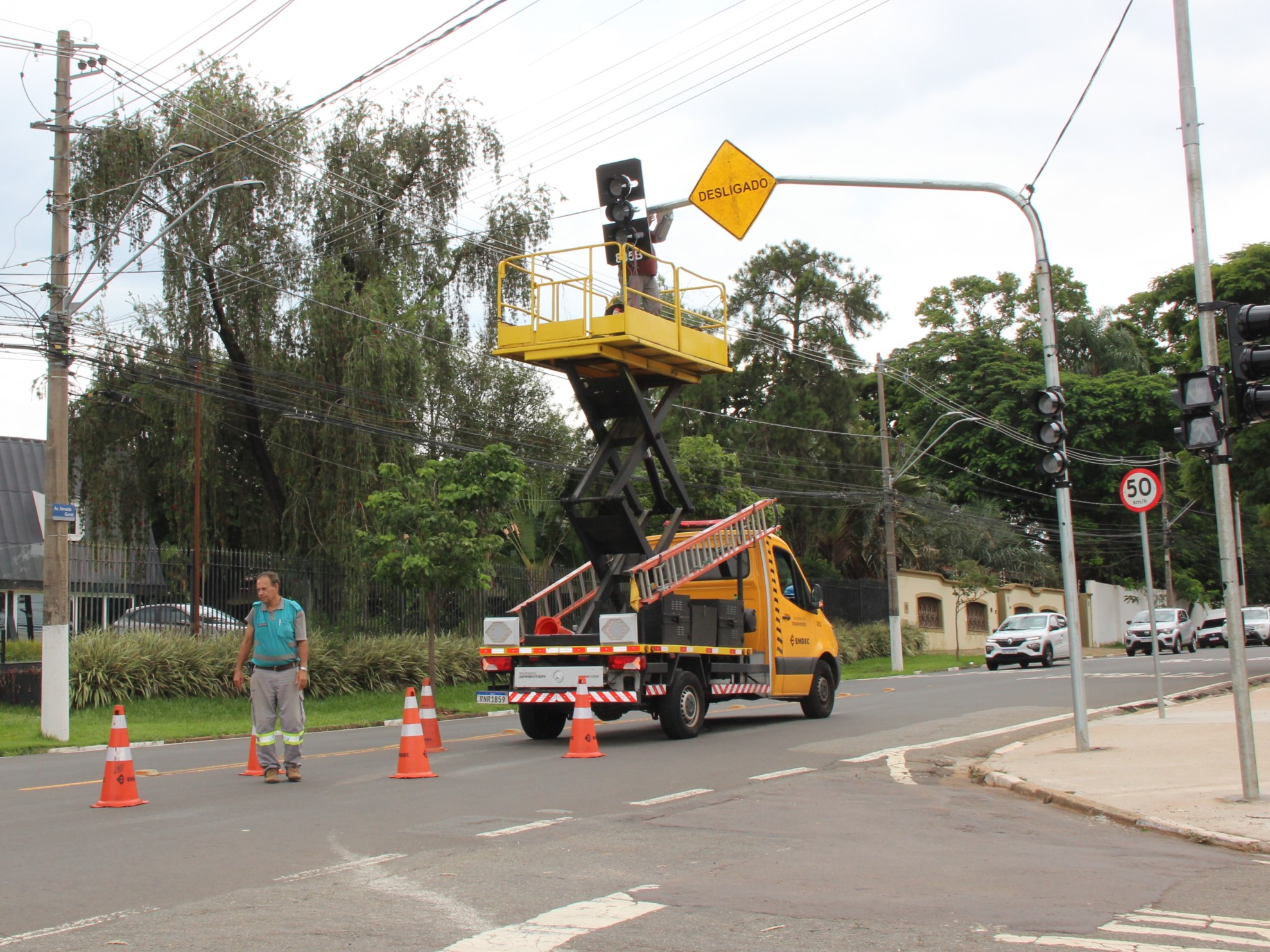 Novos semáforos ampliam segurança e fluidez nos cruzamentos