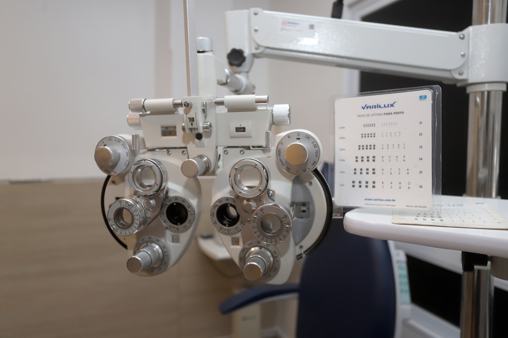 Equipamento para exame oftalmológico no CEEM, em Campinas