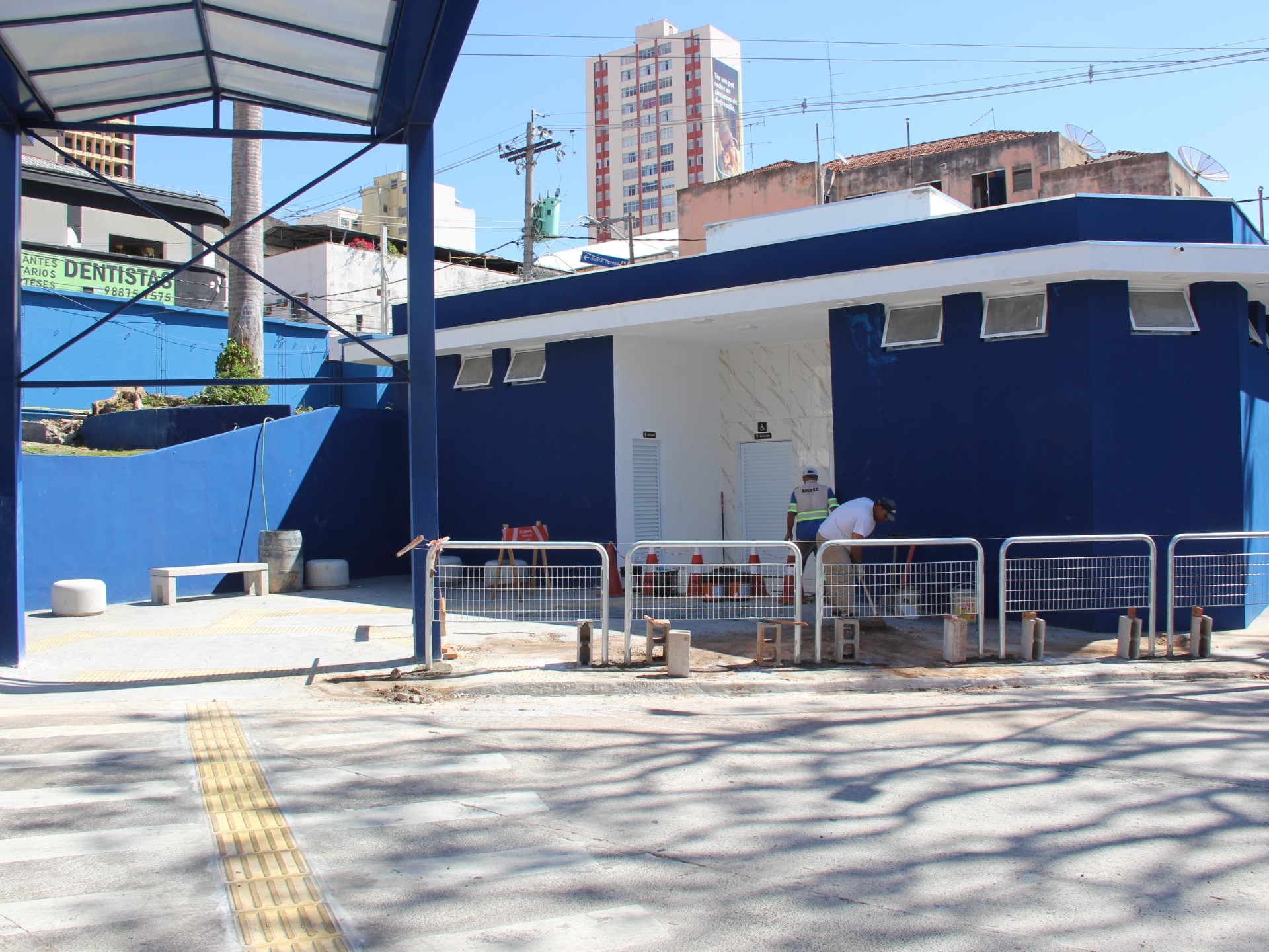 Banheiros antigos foram demolidos e a nova construção, com cerca de 65 metros quadrados, fica em piso no mesmo nível do terminal