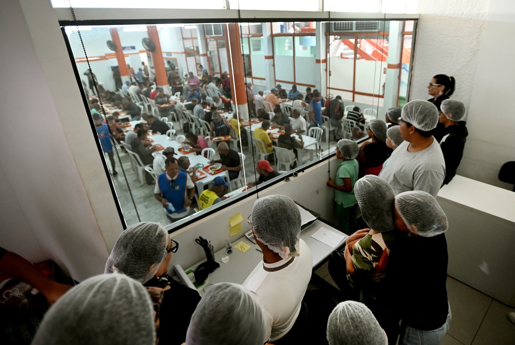 Crianças puderam observar "bastidores" da produção de alimentos no Bom Prato