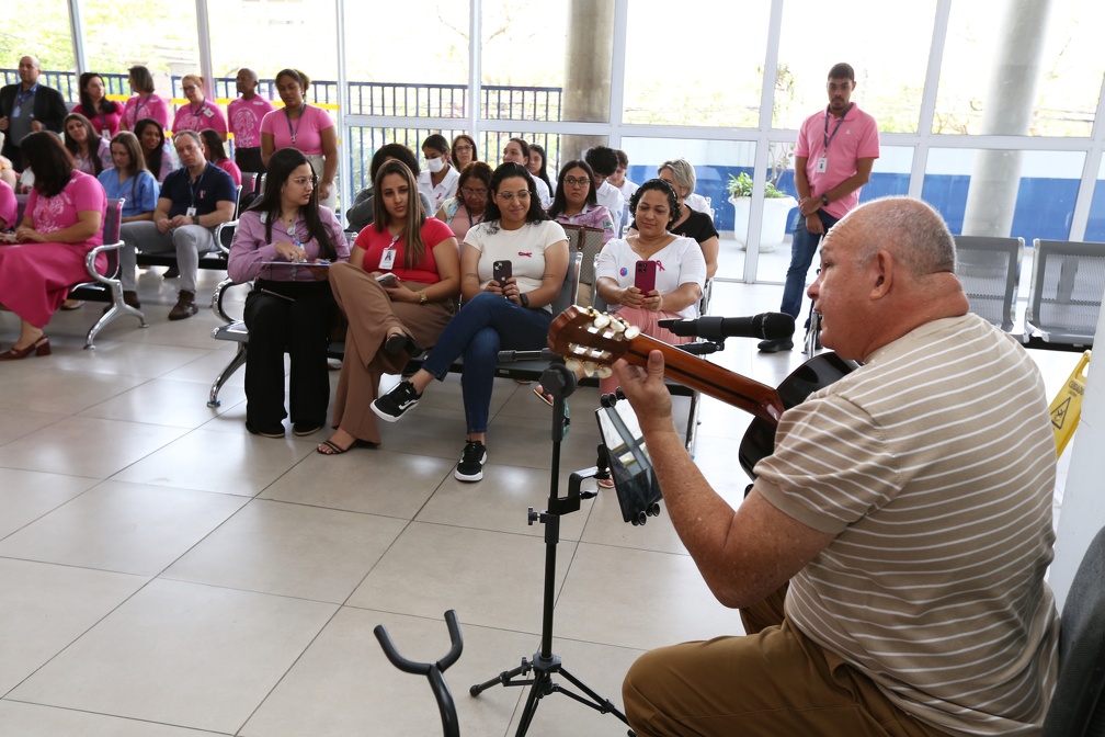 Evento contou com a apresentação de voz e violão de Gilson Simões Macedo
