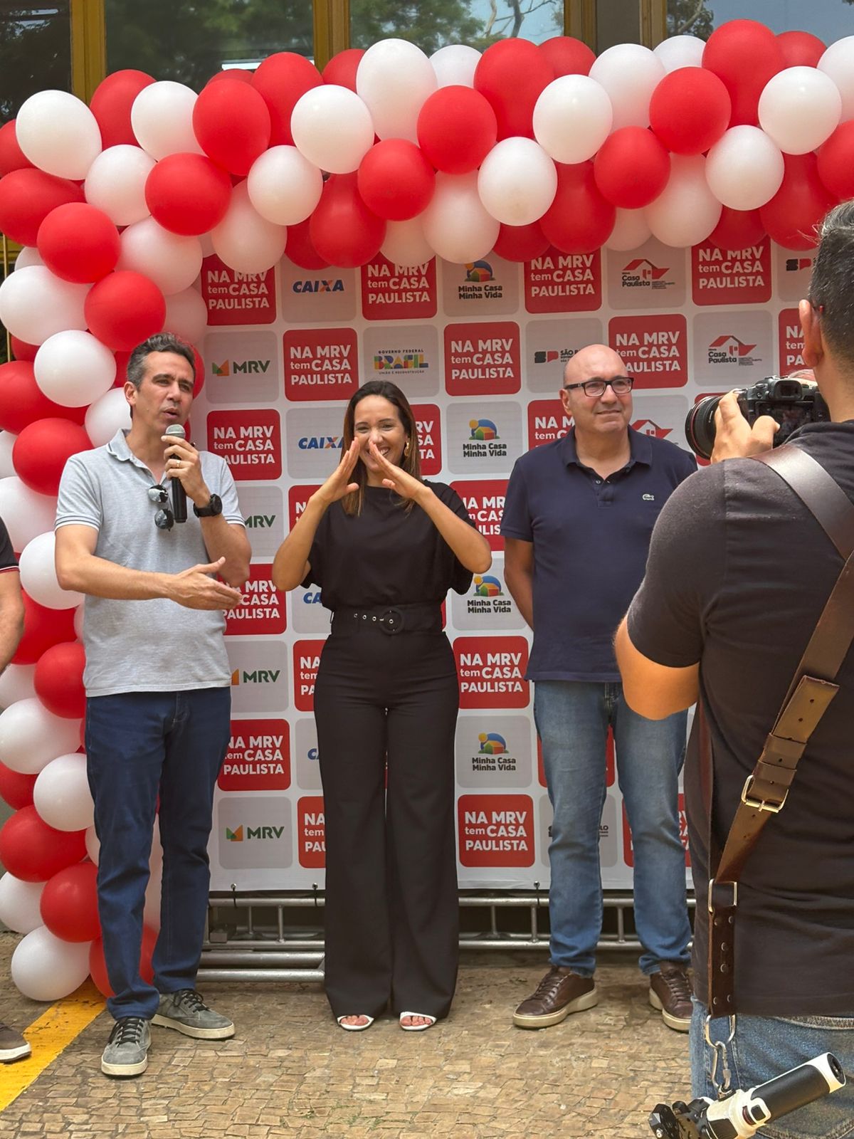 Intérpretes de Libras apoiaram o atendimento e garantiram participação plena de pessoas surdas