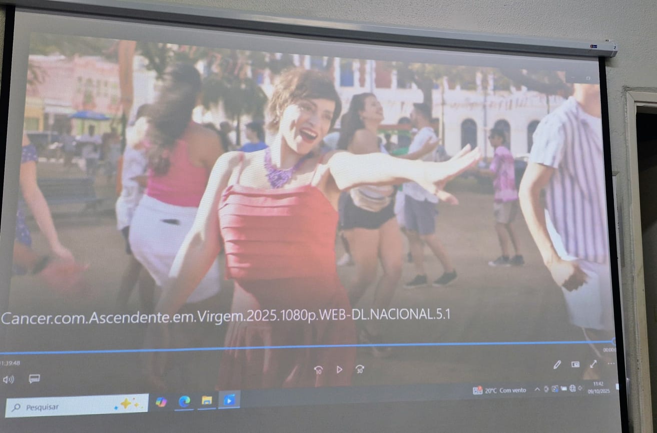 Centro POP exibiu o filme: “Câncer com Ascendente em Virgem” para cerca de 40 pessoas