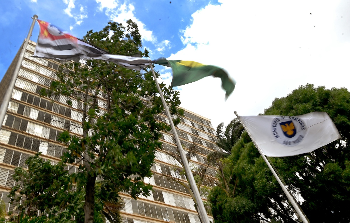 Campinas teve uma rajada de 77,7 km/h às 10h24 e ventos sustentados de 59 km/h às 13h18, nos Amarais