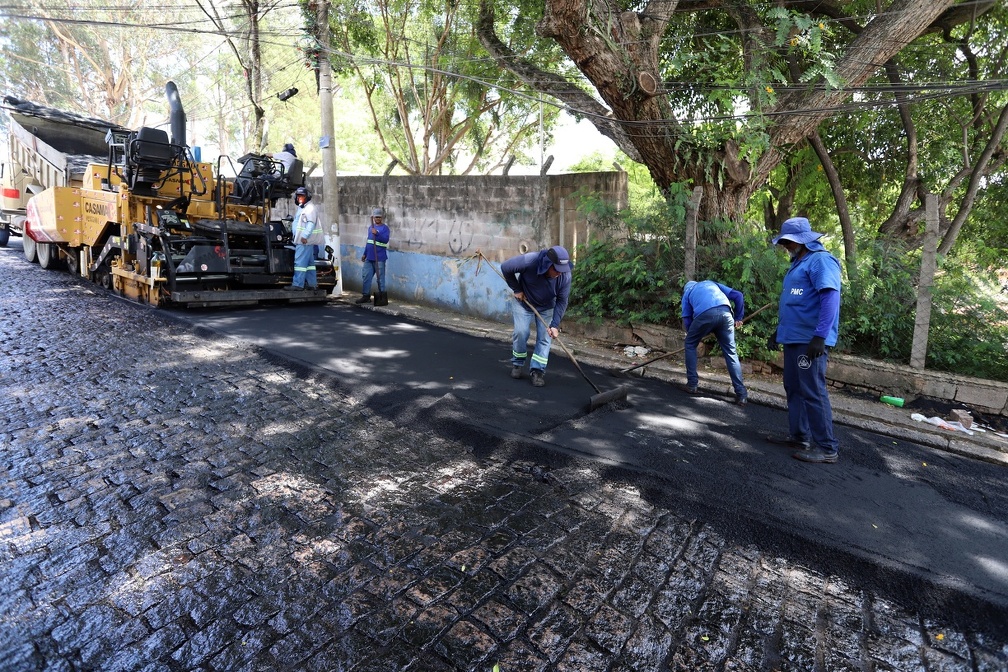 São necessárias várias etapas para cobrir o paralelepípedo