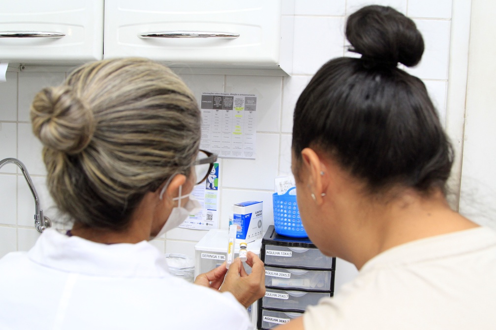 Objetivo da vacinação no shopping é facilitar o acesso de quem precisa atualizar sua caderneta