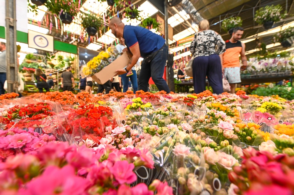 Para os comerciantes, a estação representa um dos períodos mais importantes do calendário