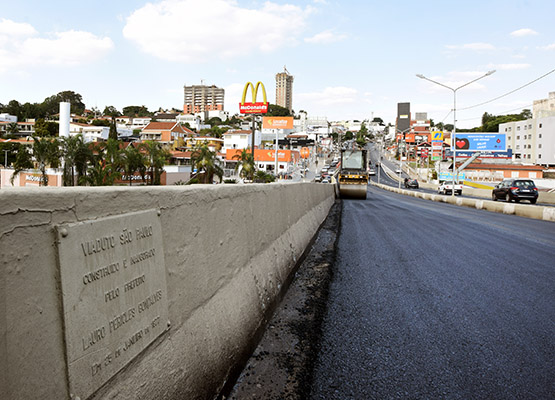O Viaduto São Paulo é conhecido como Laurão