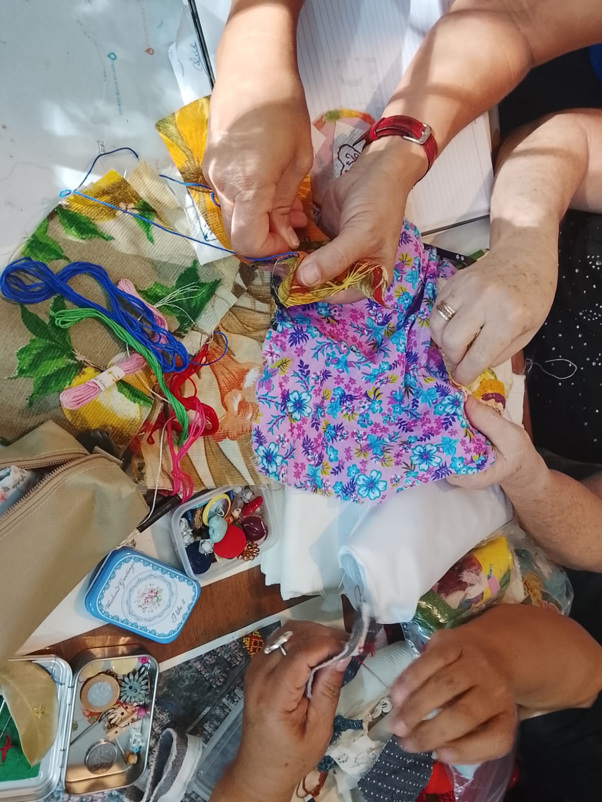 Projeto conecta conhecimentos ancestrais, técnicas aprendidas com outras mulheres e observações da infância 