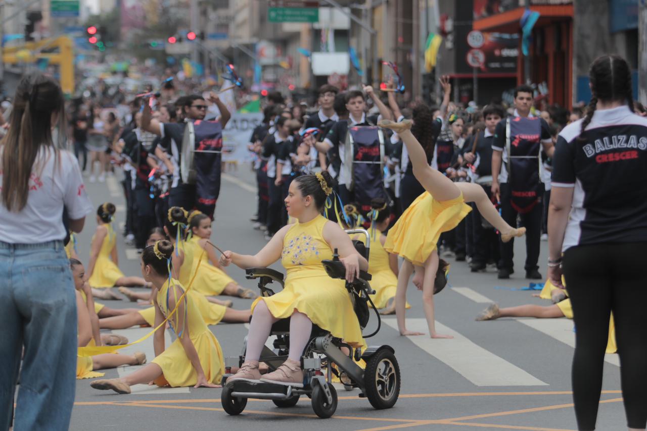Desfile Cívico-Militar reúne instituições das Forças Armadas e da Sociedade Civil