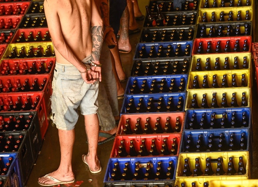 Na operação, cinco homens foram detidos, quatro deles já tinham passagem pela polícia