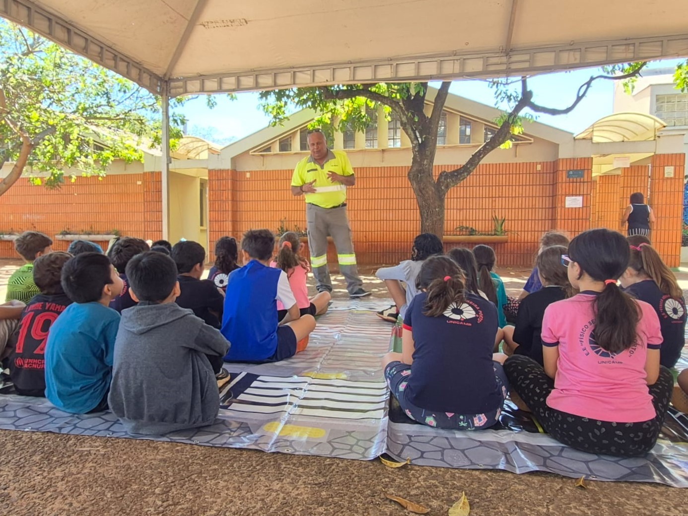 Cerca de 140 crianças participaram da atividade