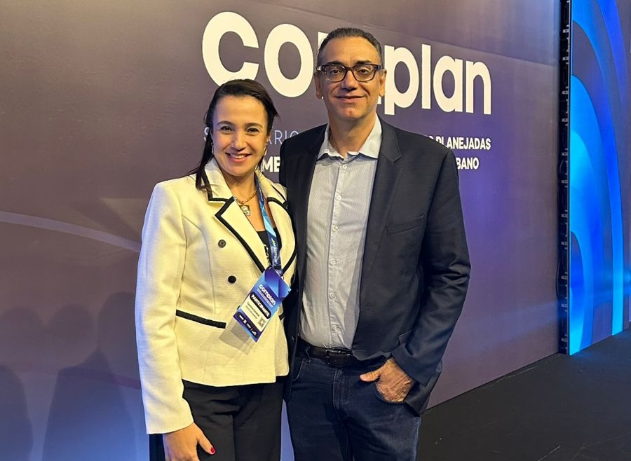 A secretária de Urbanismo, Carolina Baracat, durante a premiação em Atibaia