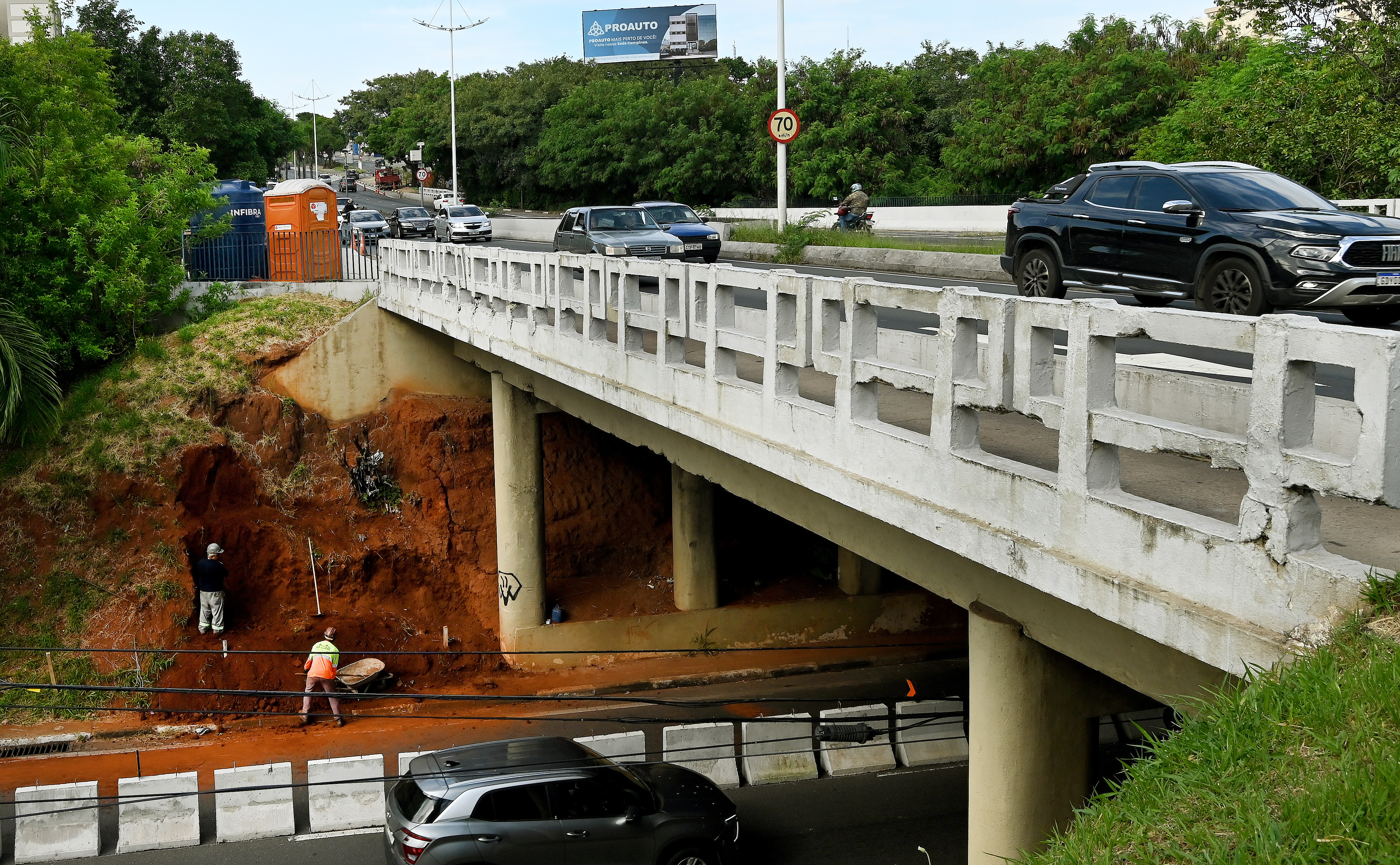 Equipe já movimenta obras no local 