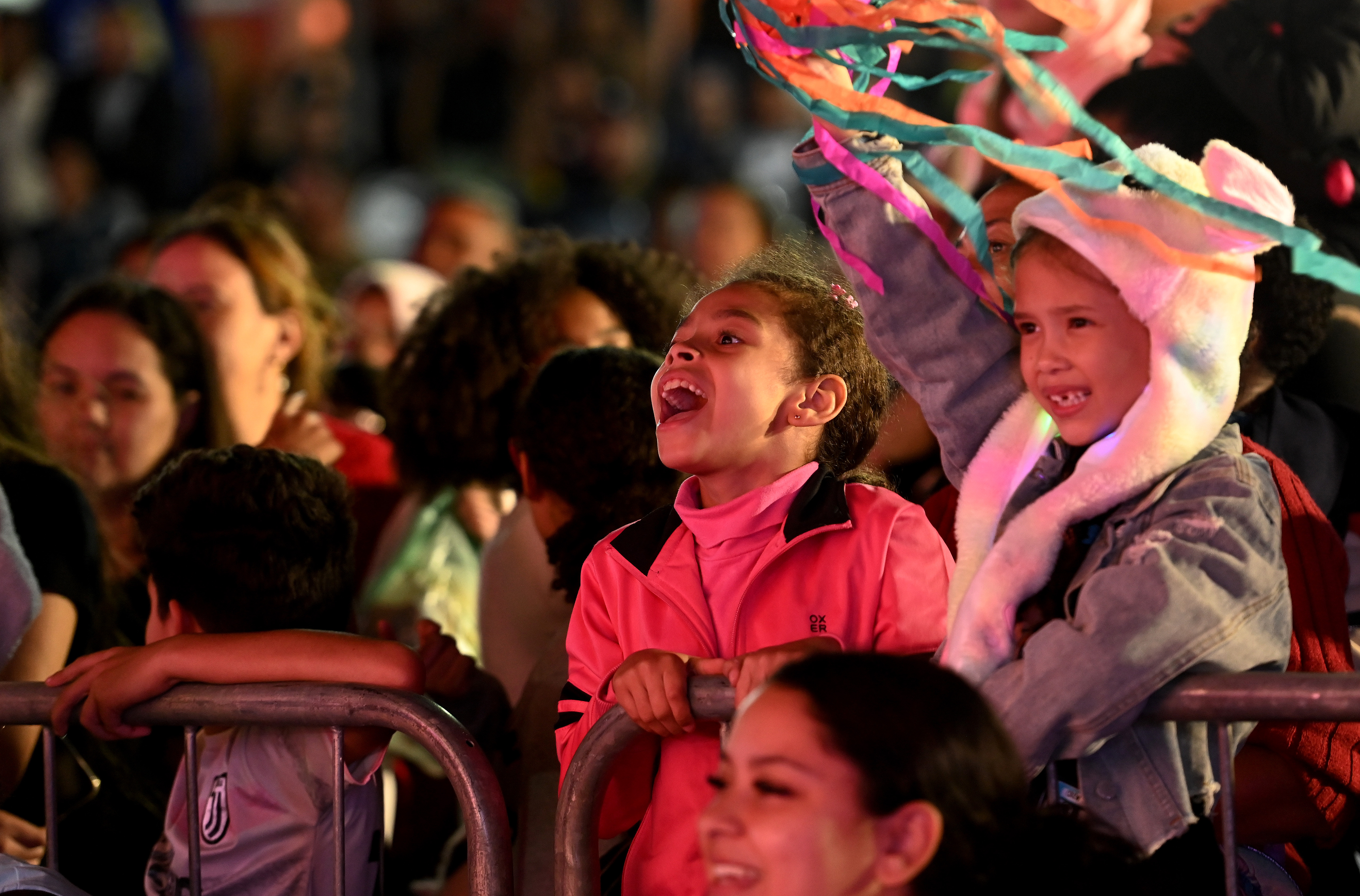 Crianças e adultos vibraram com o espetáculo