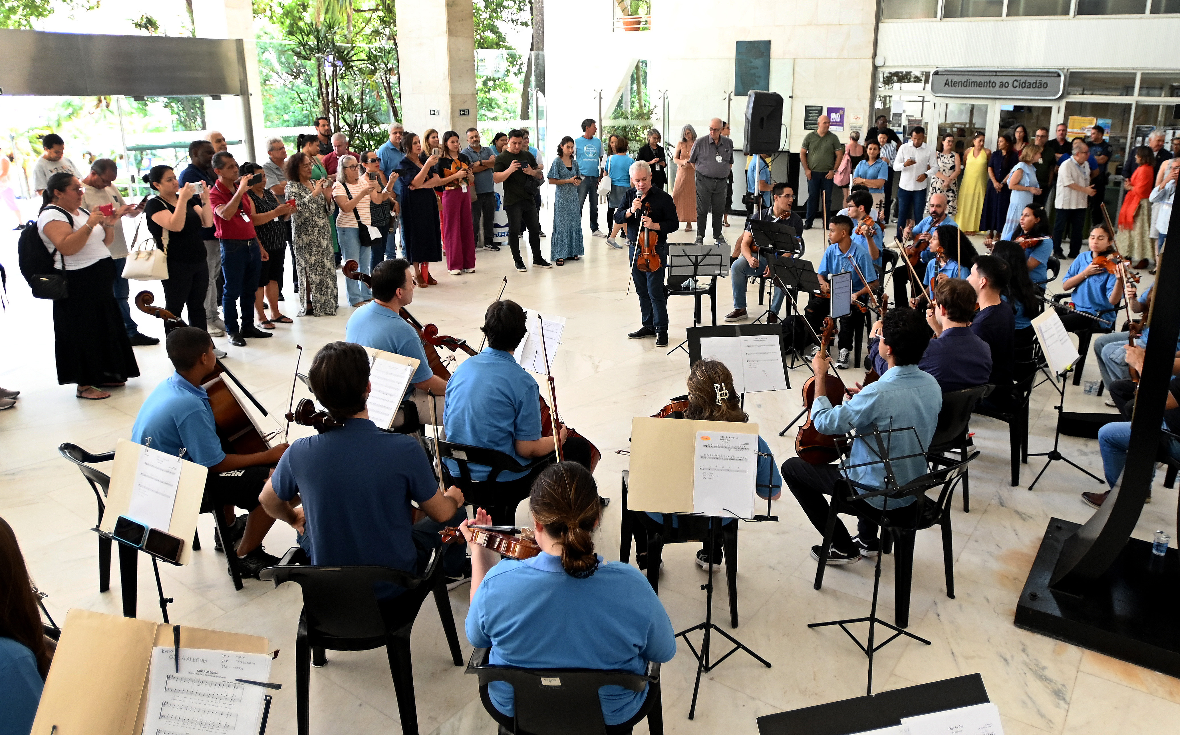 Grupo tem 15 músicos e conta com repertório com nove músicas