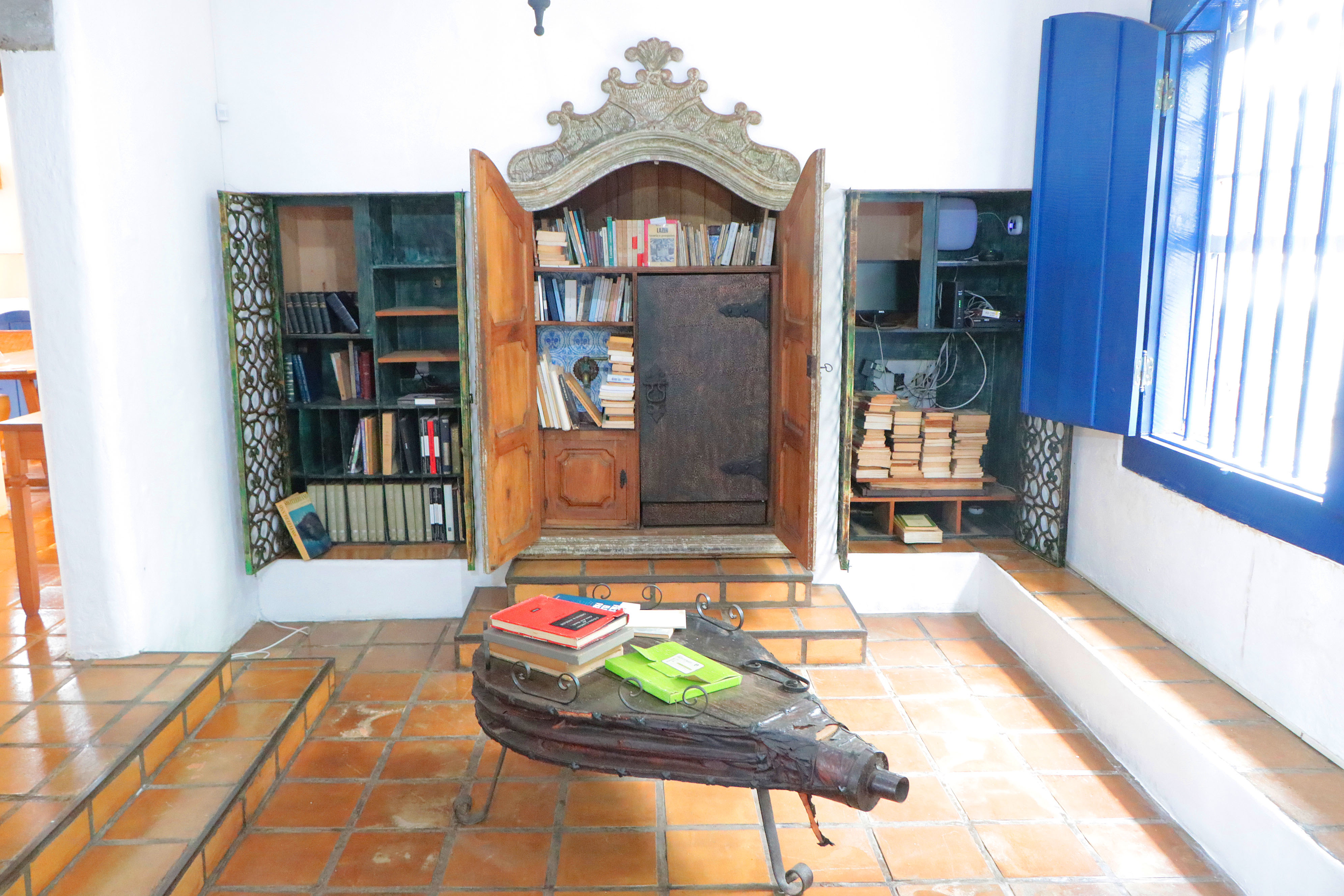 A entidade atua como centro de preservação do legado intelectual do escritor