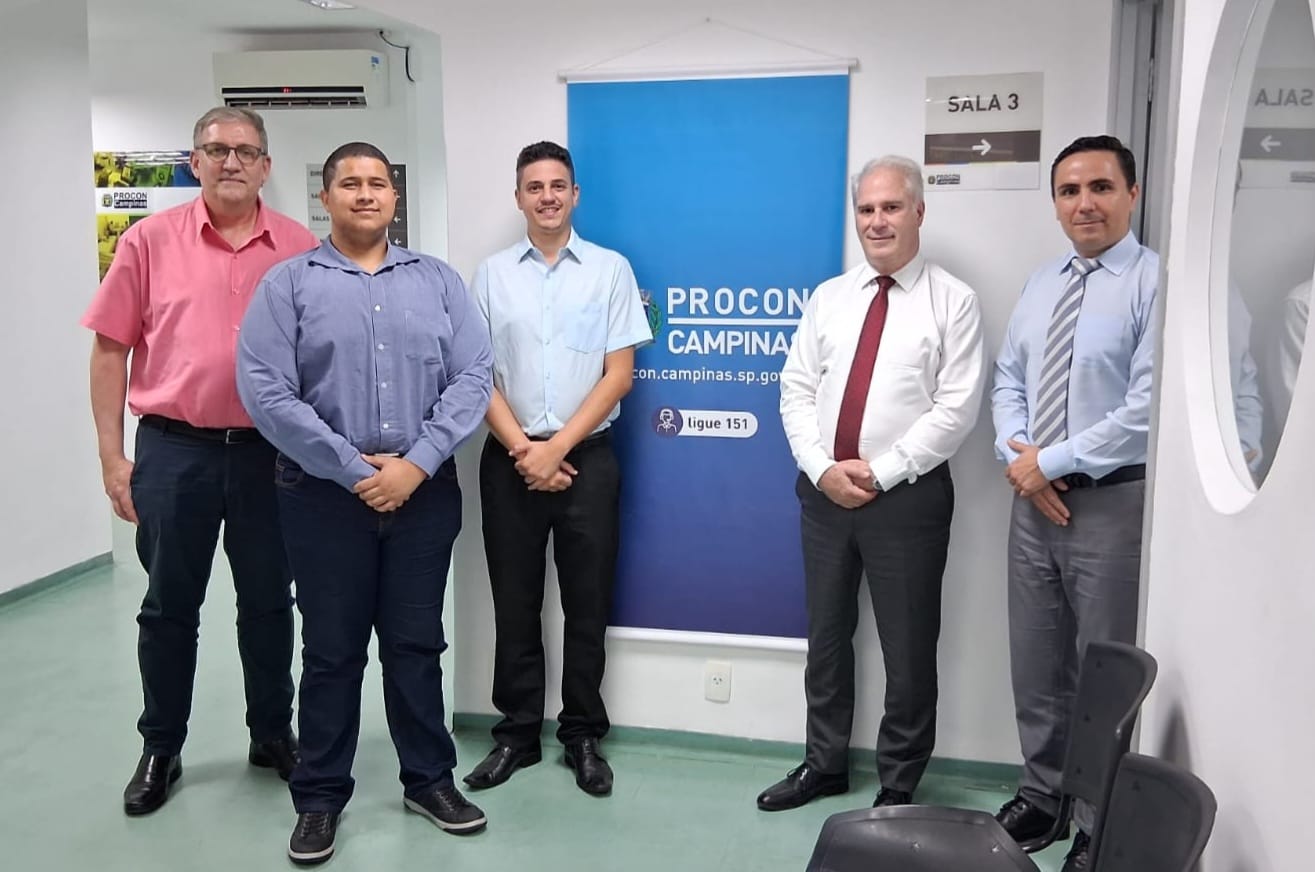Comitiva foi recepcionada pelo diretor do Procon Campinas, Paulo Giglio