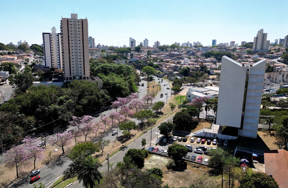 O levantamento utiliza dados públicos e atualizados, cobrindo pelo menos 95% dos municípios do país