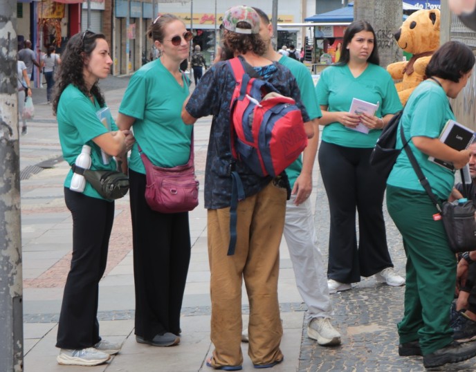Equipes ouvem, acolhem e constroem caminhos possíveis com cada pessoa em situação de rua