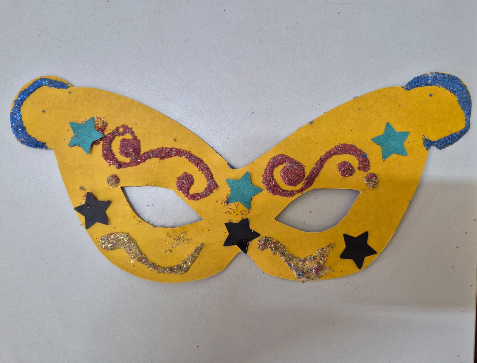 Oficinas ensinam a confeccionar adereços 