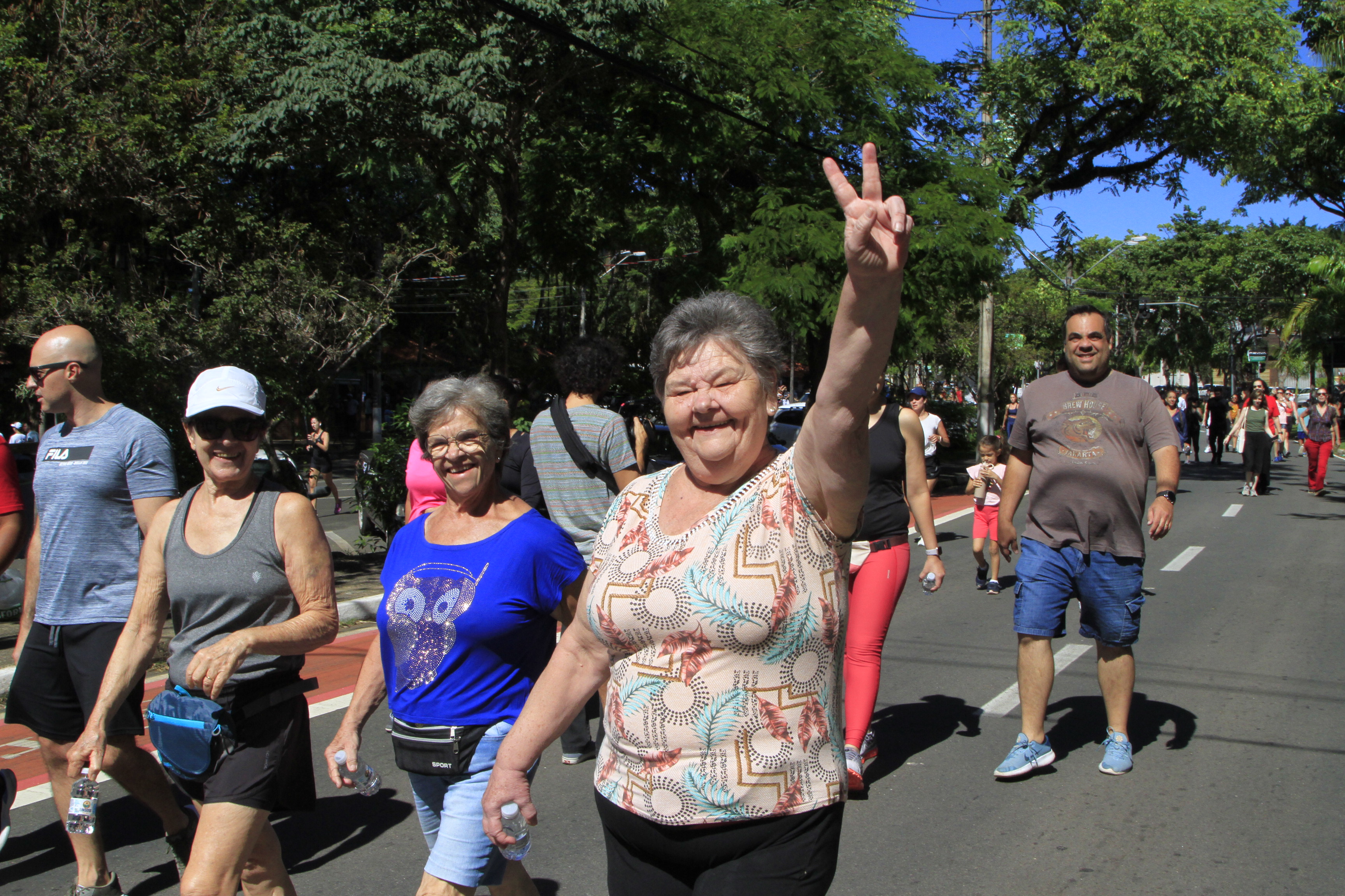 Fazer exercícios físicos com regularidade é um fator que ajuda a prevenir quedas 