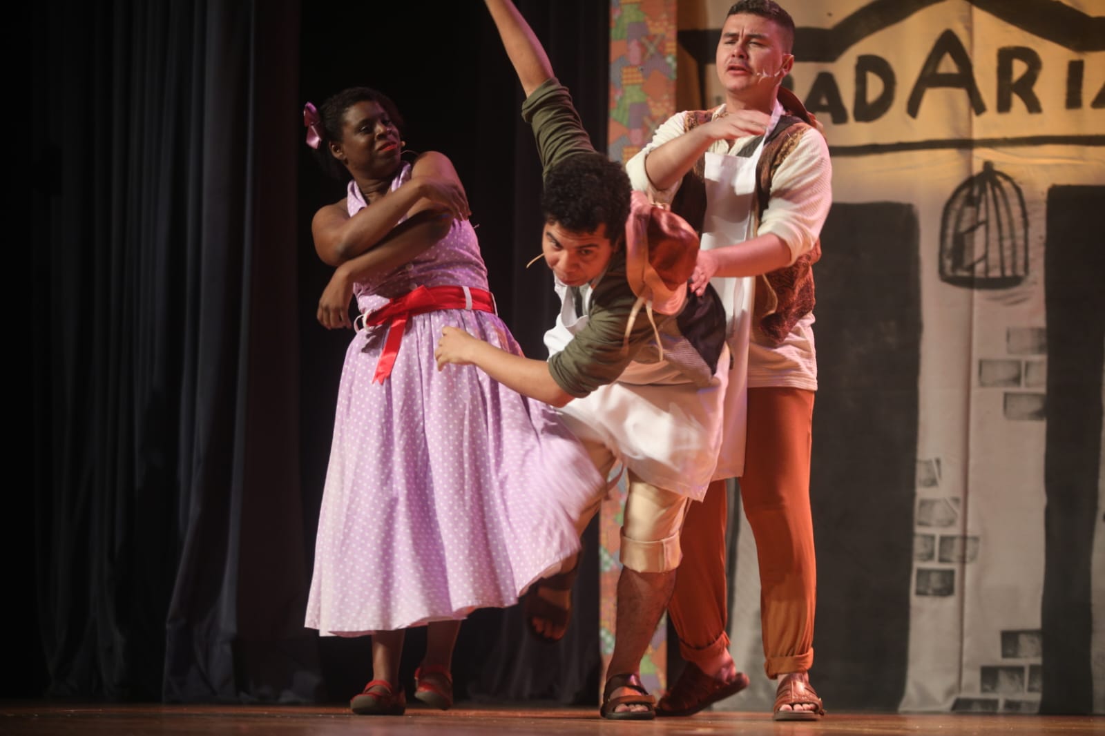 Espetáculo é resultado do TCC do Curso de Profissionalização de Atores com Deficiência Intelectual.