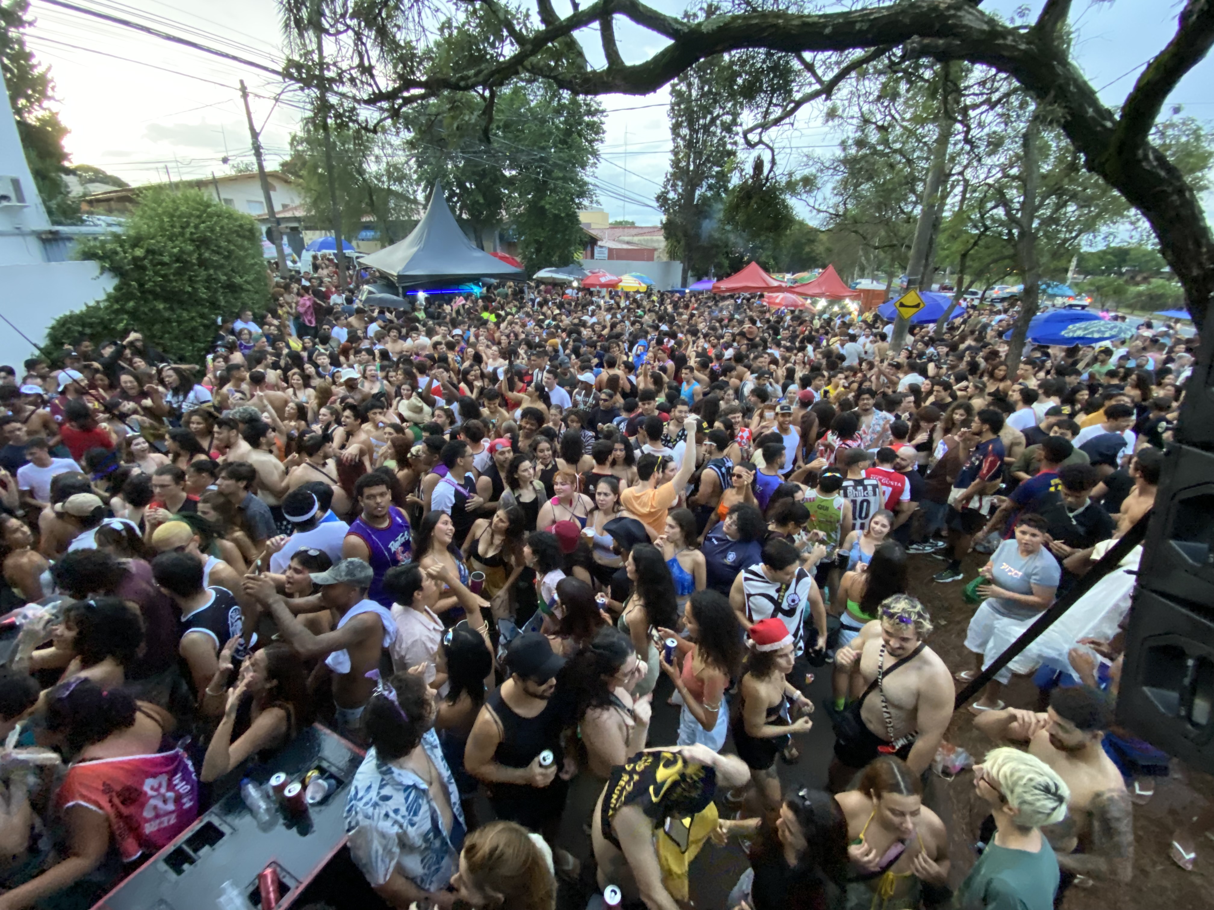 Para os blocos de trajeto, a Secretaria de Cultura e Turismo de Campinas disponibiliza acompanhamento em tempo real