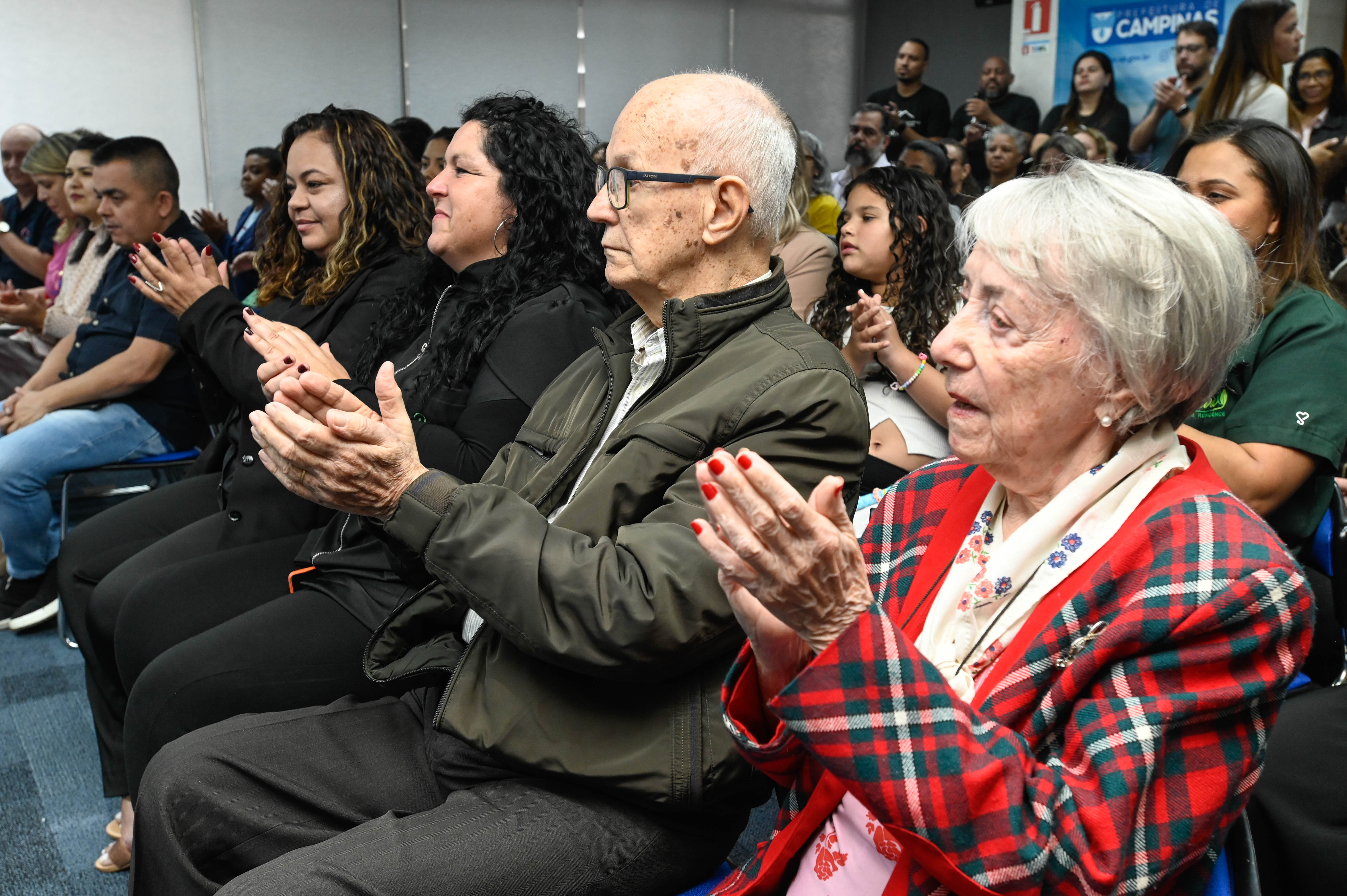 Cerimônia de entrega do selo morada legal