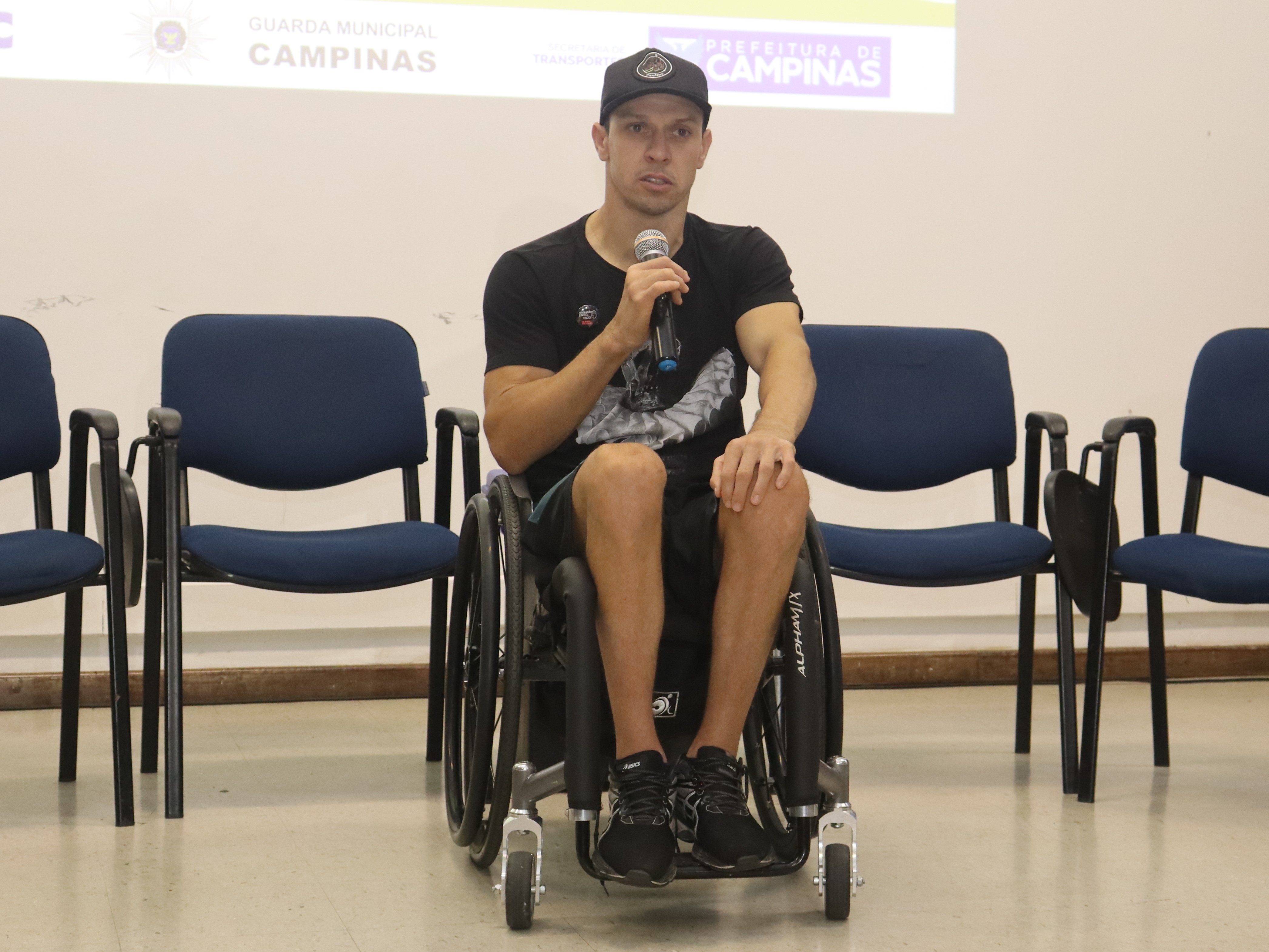 O agricultor e atleta de rugby Carlos Eduardo Menezes (Caetano) protagoniza a campanha depois de sobreviver, com sequelas, a um acidente de trânsito em 2014