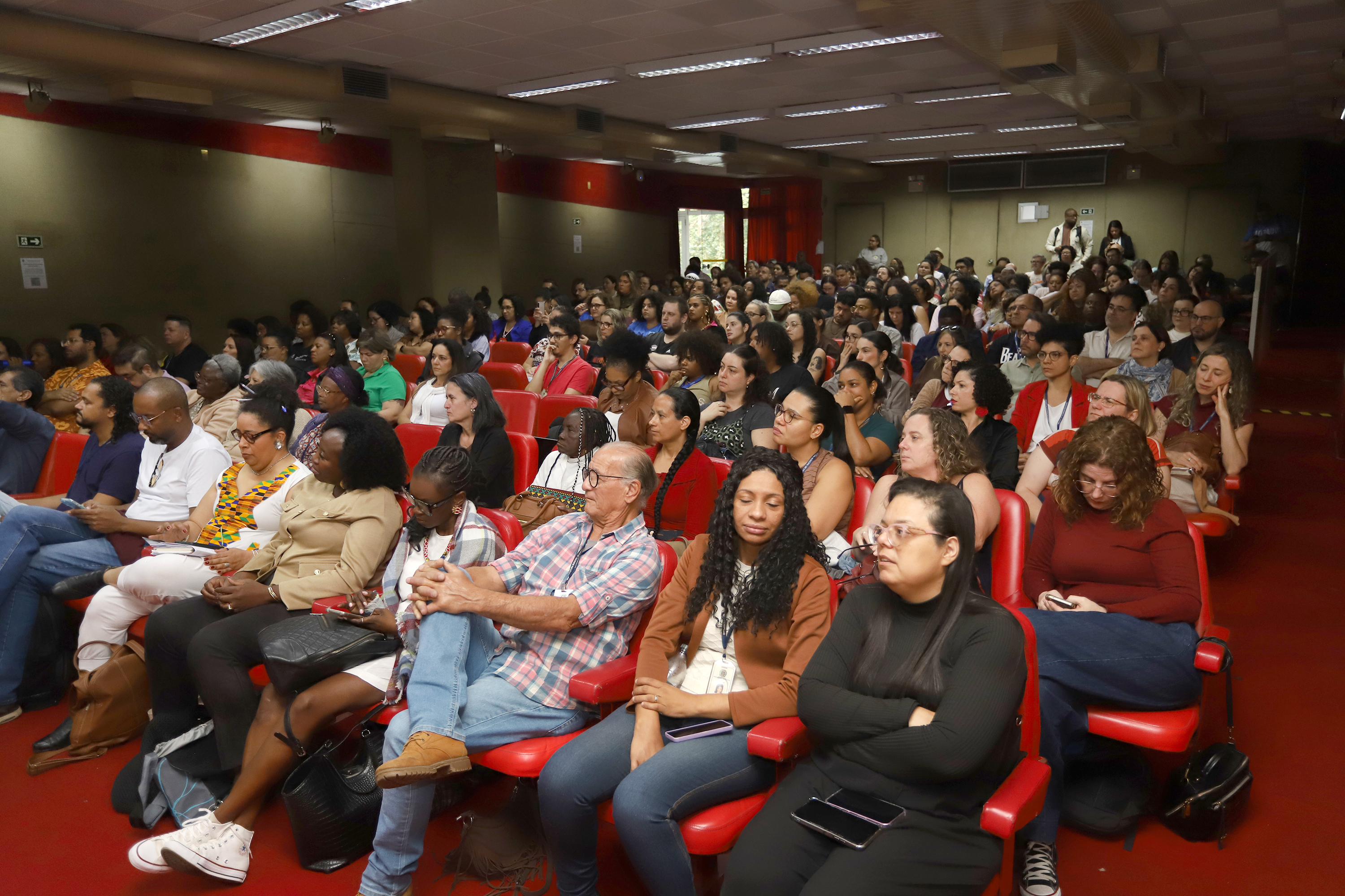 O Encontro Ampliado do Grupo de Trabalho responsável pela elaboração lotou o salão e reuniu trabalhadores, gestores, conselheiros, usuários dos serviços e instituições parceiras
