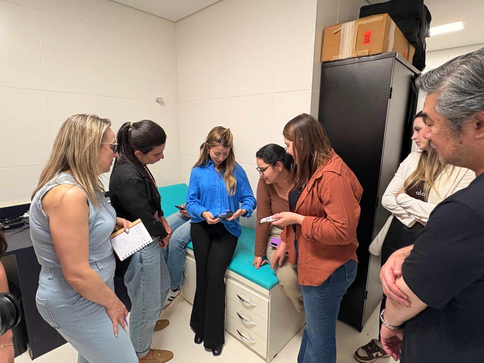 Entre os temas em destaque estão o papel do ensino na transformação digital em saúde 