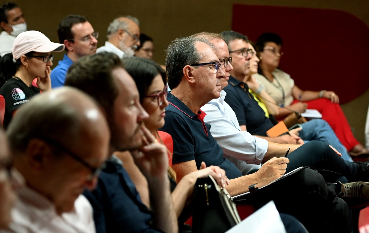 Representantes de associações do setor imobiliário acompanharam os debates e enviaram sugestões