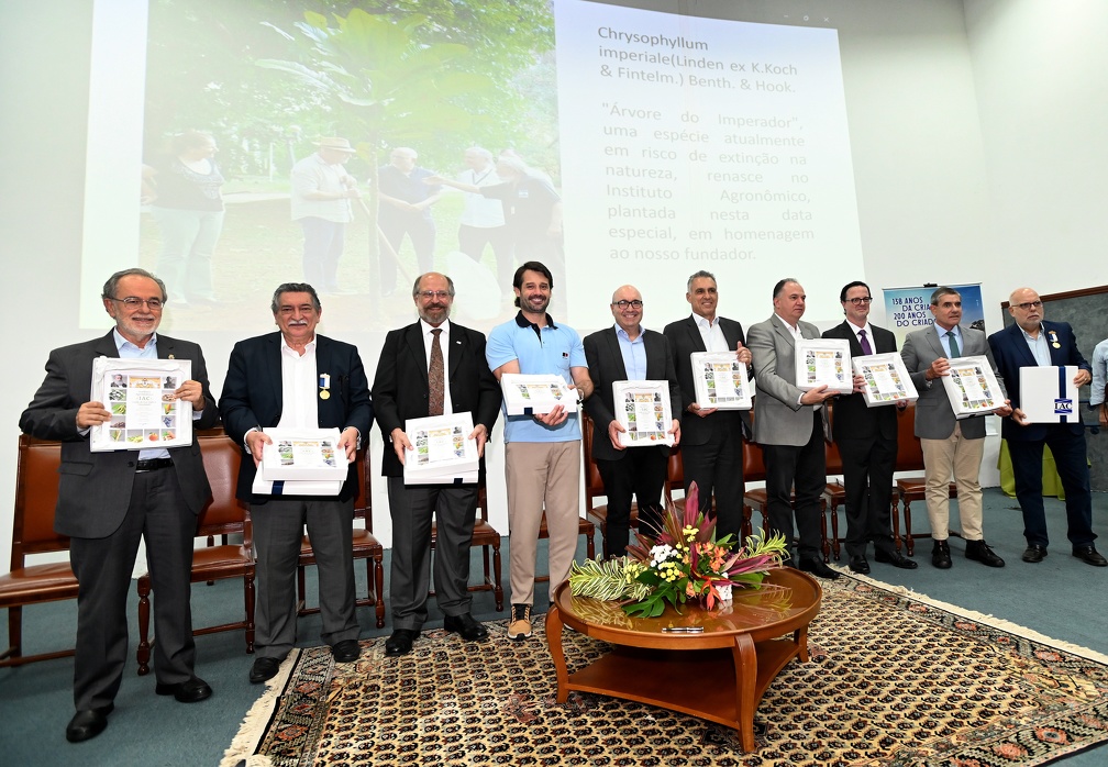 A solenidade também reconheceu com o Prêmio IAC pesquisadores e profissionais de destaque por sua contribuição científica e institucional
