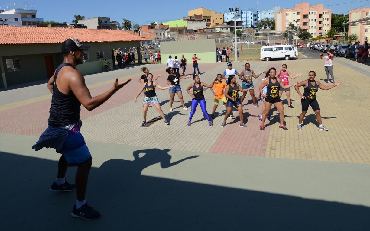 A Praça da Concórdia abrigará atividades como aula de zumba: diversão e informação para sensibilizar mulheres contra a doença