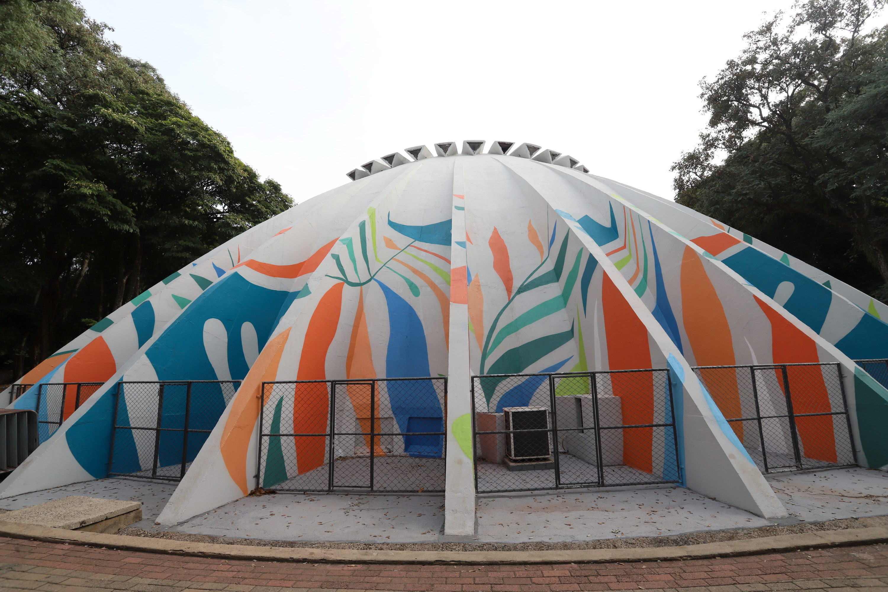 Concha Acústica do Taquaral, o Auditório Beethoven, que fica na área interna da Lagoa do Taquaral, ganhou um novo mural artístico; inauguração oficial será dia 15 