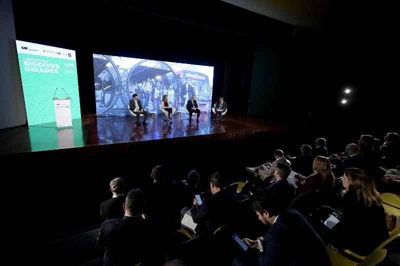 Encontro reuniu autoridades e especialistas 