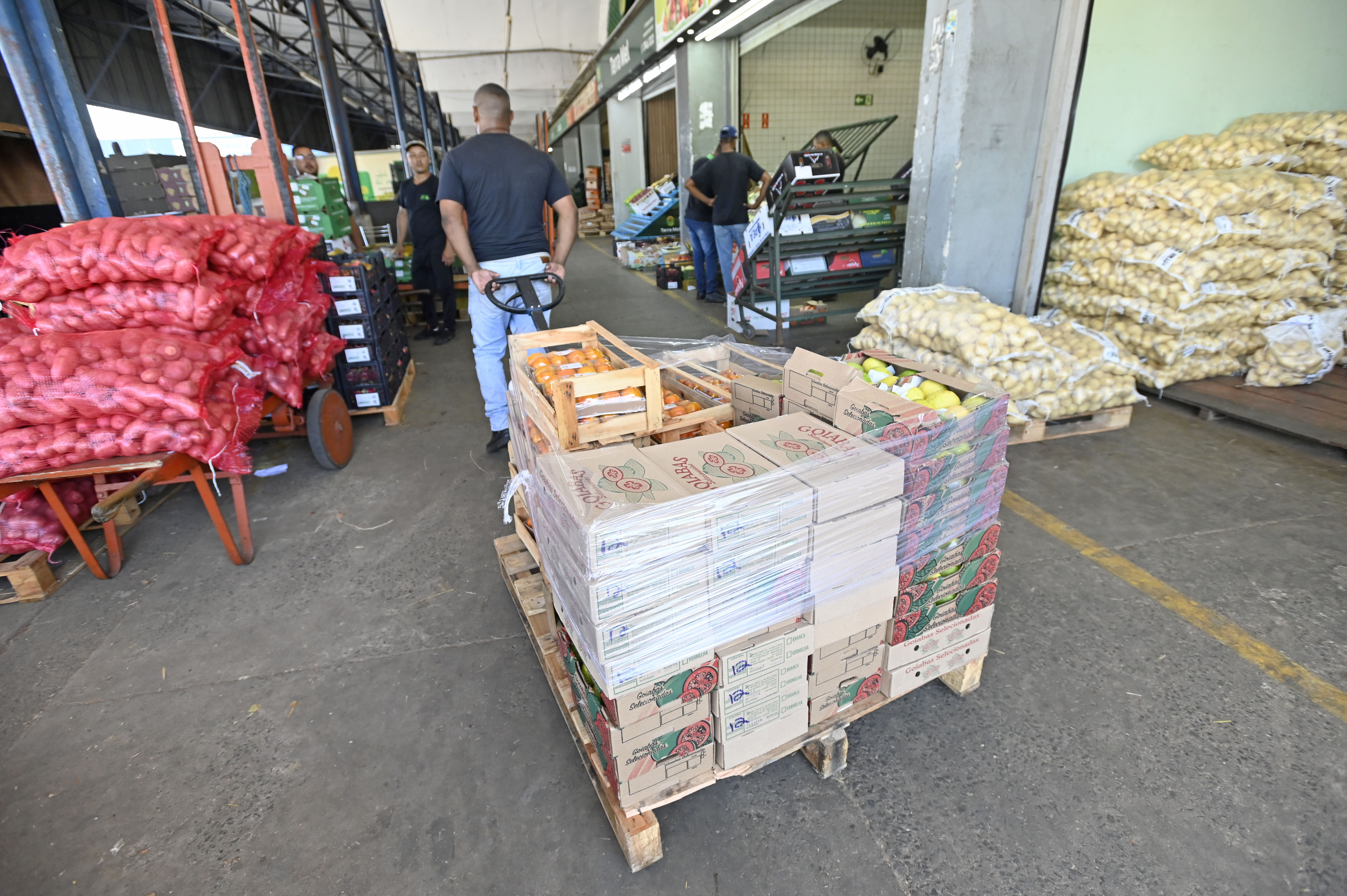 Trabalho mostra queda do preço médio da banana nanica, maracujá azedo, maçã gala e goiaba vermelha 