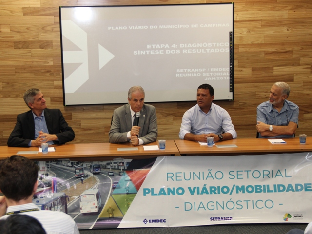 Secretário de Transportes e presidente da Emdec, Carlos José Barreiro