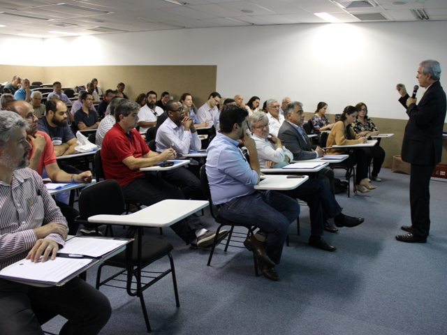Secretário Carlos Barreiro abriu o evento 