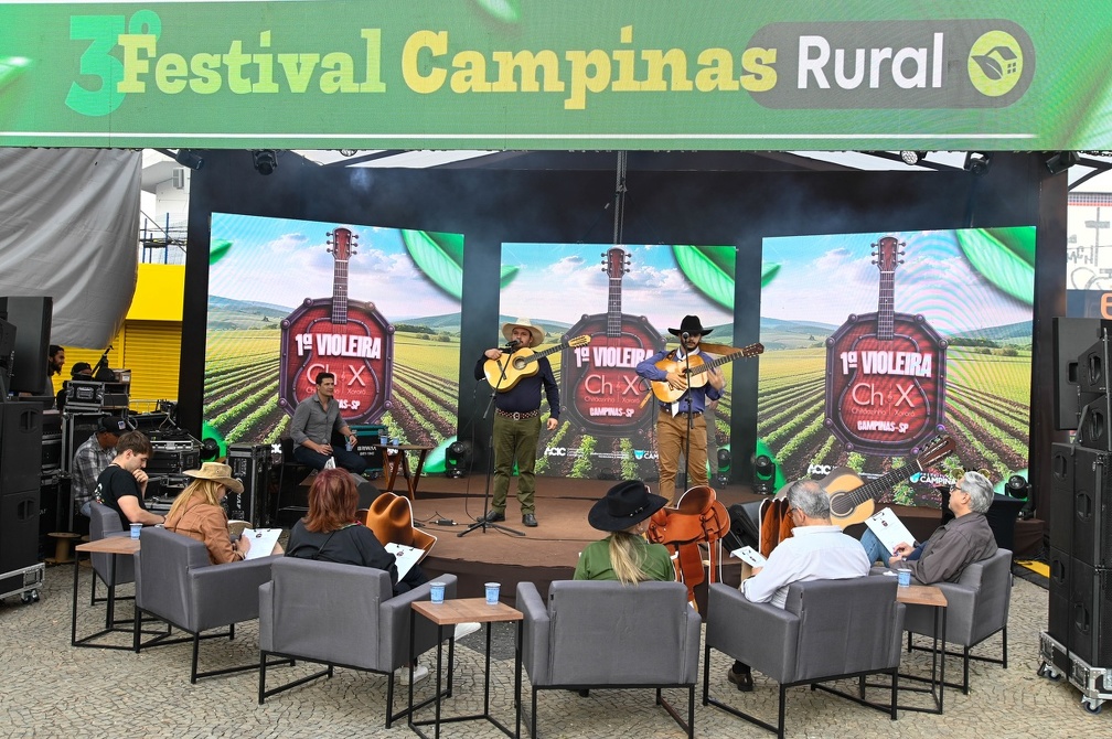 Concurso de violeiros encerrou evento de incentivo ao agro de Campinas no Largo do Rosário