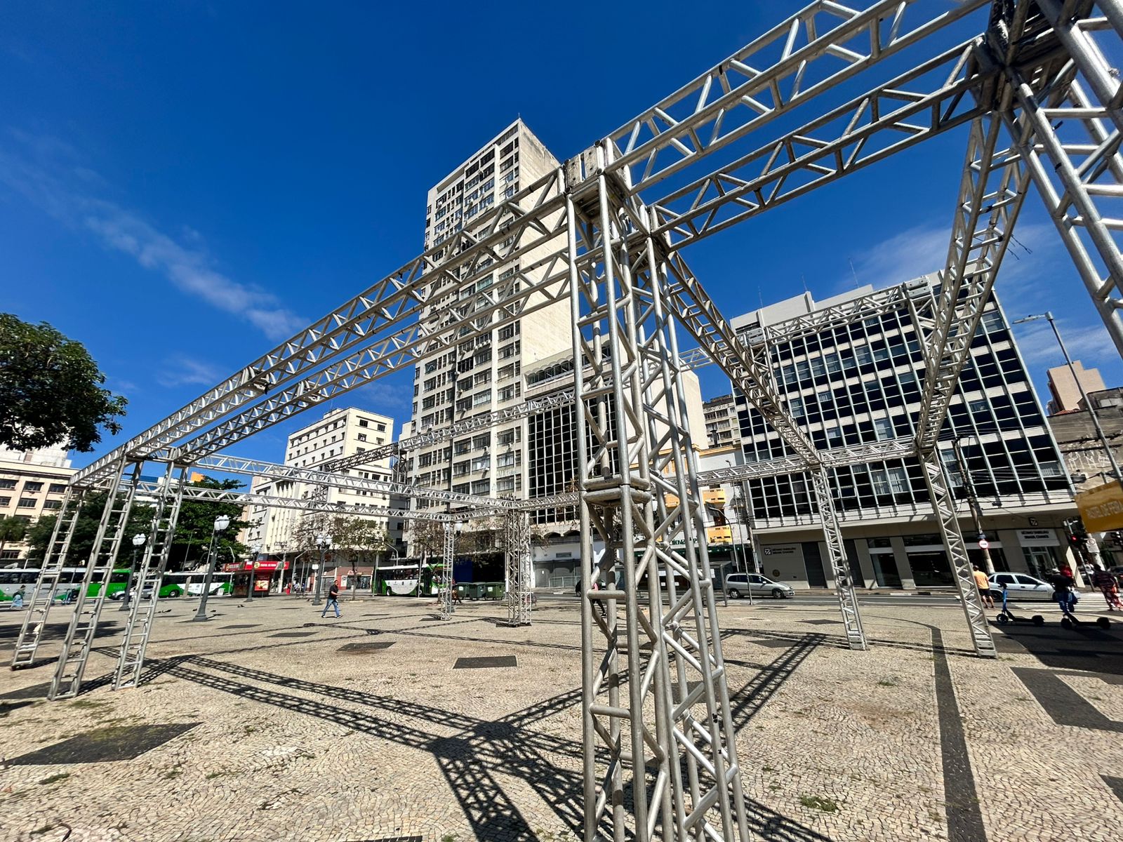 A estrutura irá ocupar o Largo do Rosário e também a praça Guilherme de Almeida, onde fica o Palácio da Cidade