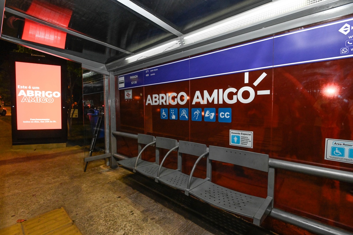 Mais 37 abrigos com a tecnologia vão se somar aos 13 já existentes, que também serão substituídos e vão incorporar as inovações