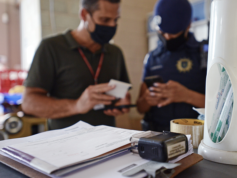 Houve orientação, intimação e também fechamento de estabelecimentos