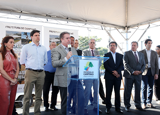 Prefeito Jonas Donizette na inauguração do Viaduto batizado Armindo Dias