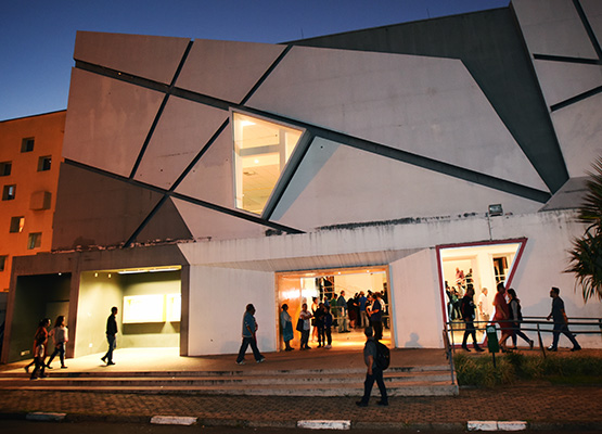 A maratona cultural terá um circuito interligado no Centro da cidade passando por três espaços públicos: o Museu de Imagem e Som (MIS), a Estação Cultura e o Teatro Municipal Castro Mendes (foto)