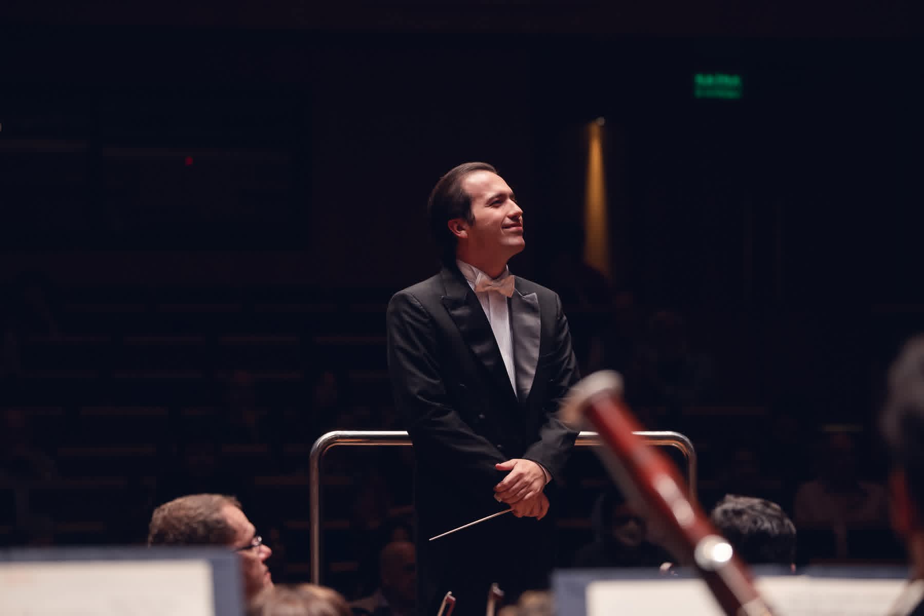 O renomado maestro José Soares, ganhador de prêmios no Brasil e no exterior, estará à frente da Orquestra na abertura da Temporada 2026