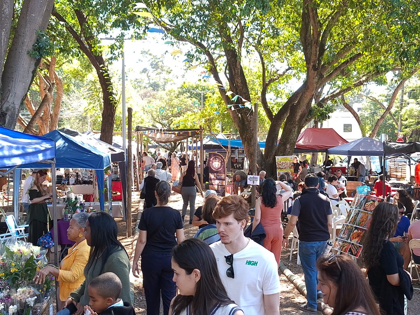Atividades incentivam o lazer ao ar livre e a convivência entre pais e filhos